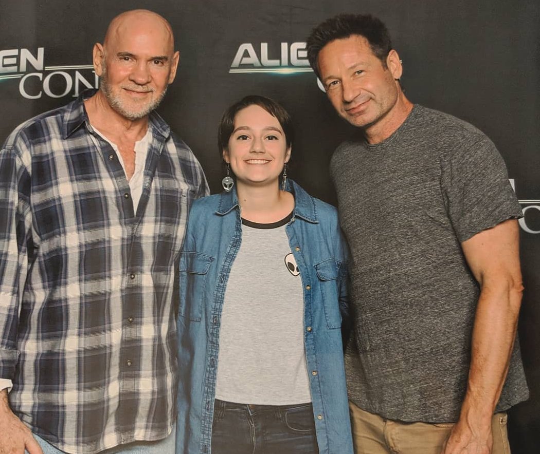 2018/06/17 - David at AlienCon 2018 at Pasadena Convention Center - Page 3 Df7tTavVQAAfMl0