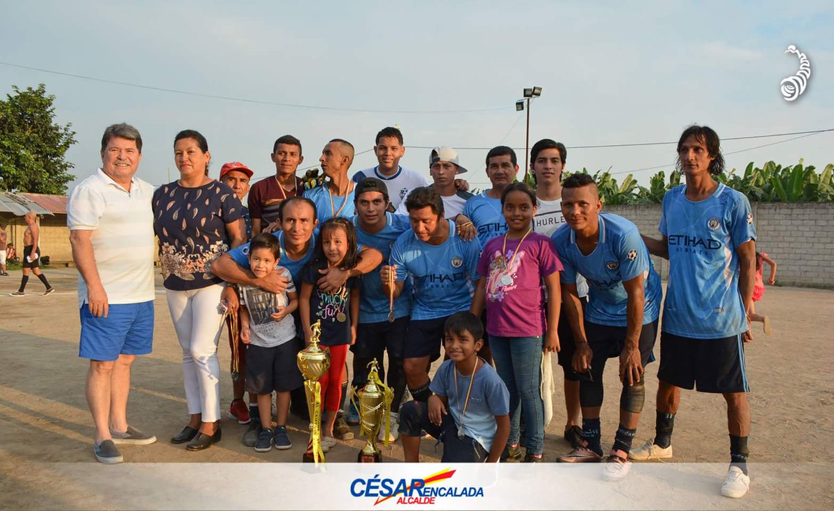 cesarencaladae's tweet photo. Como autoridad nos parece importante generar espacios de integración deportiva en todo el cantón Pasaje, dando incentivos a quienes llegan a instancias finales y a todos los equipos participantes, seguiremos apoyando la masificación deportiva #GestiónEfectiva #TorneoCésarEncalada https://t.co/ES2YYaNrJN