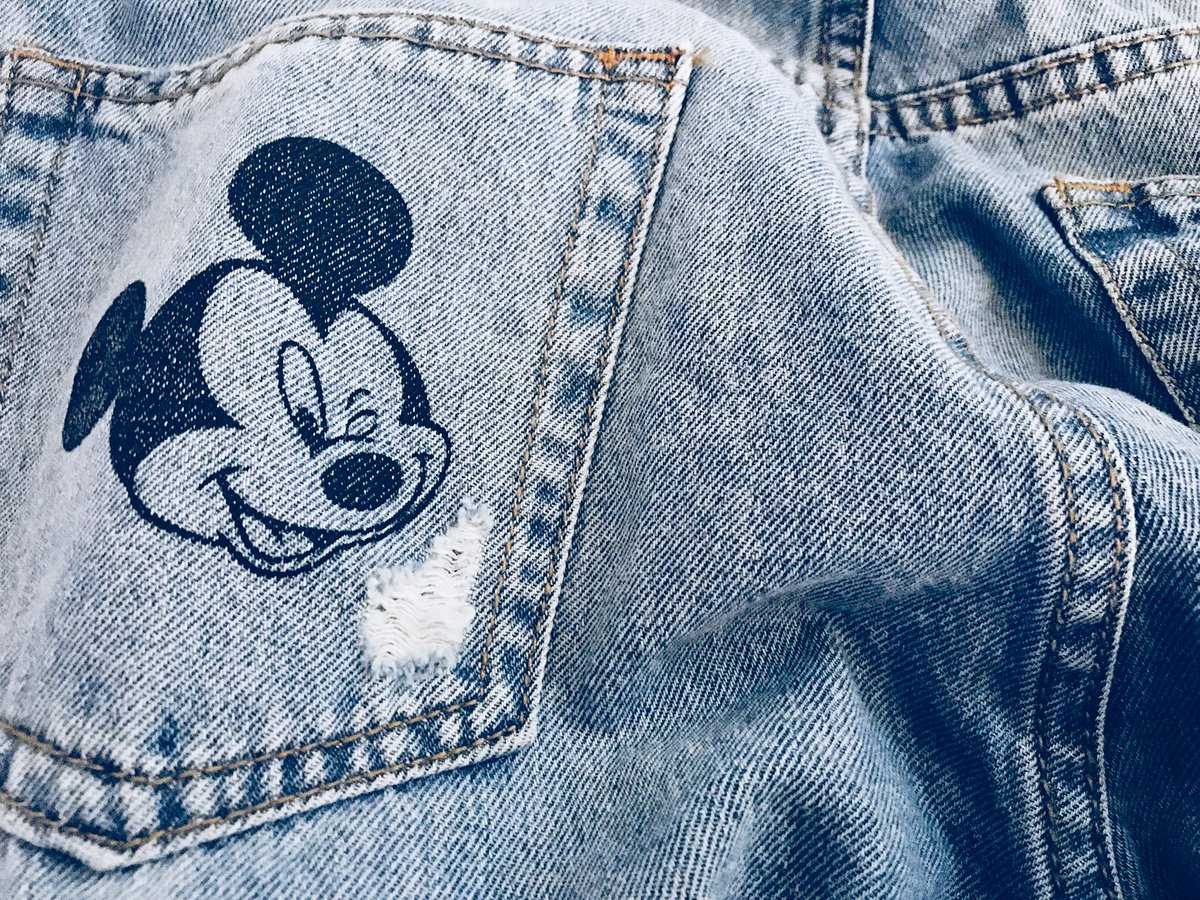 ms_peili's tweet photo. How cute are these jeans? #MickeyMouseRules https://t.co/xg6jSqbB3b