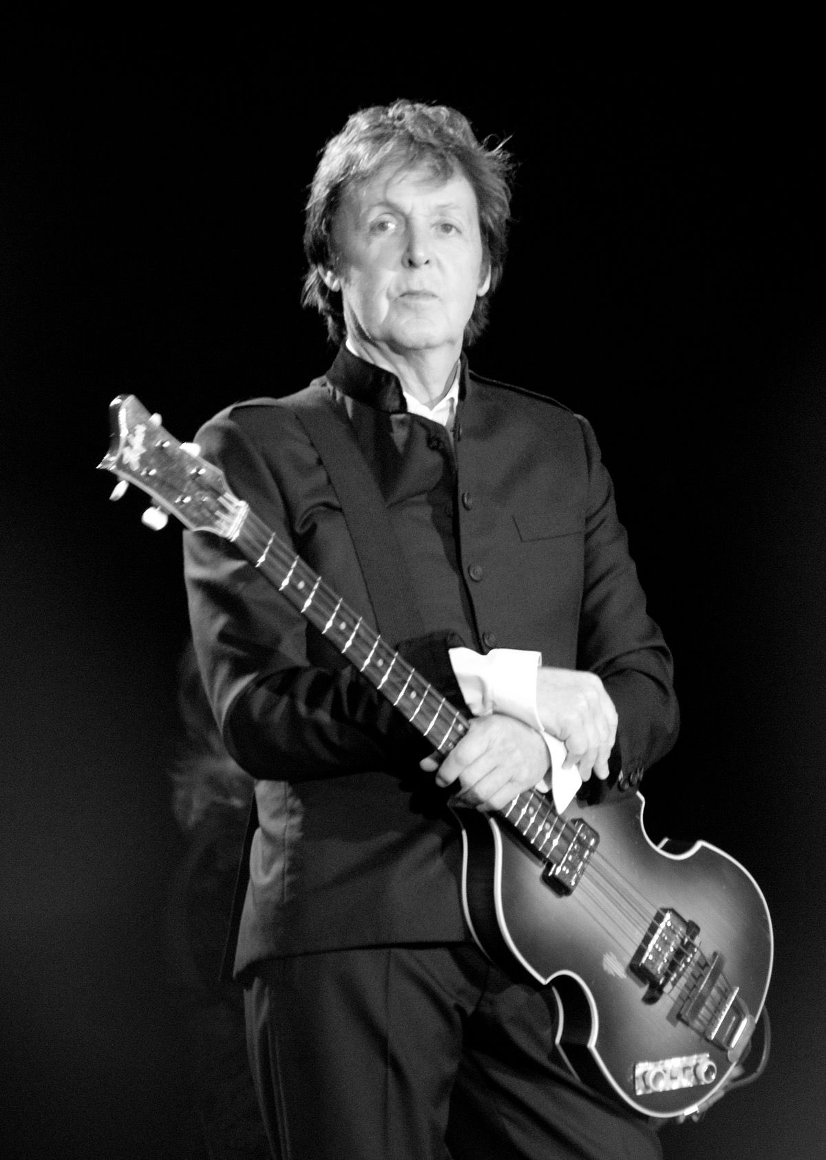Paul McCartney 
(born 18 June 1942)  Happy Birthday, Paul McCartney!    