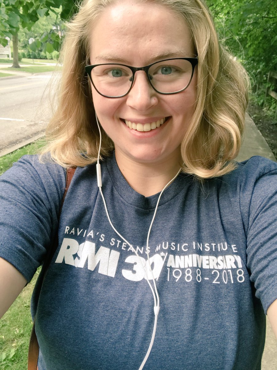 amarinswierdsma's tweet photo. Day 1 of #rsmi2018 @RaviniaFestival #jetlag #coolNewTshirt #LakeForest #ravinia #96degrees #findingcoffee https://t.co/jCsDxr93vI