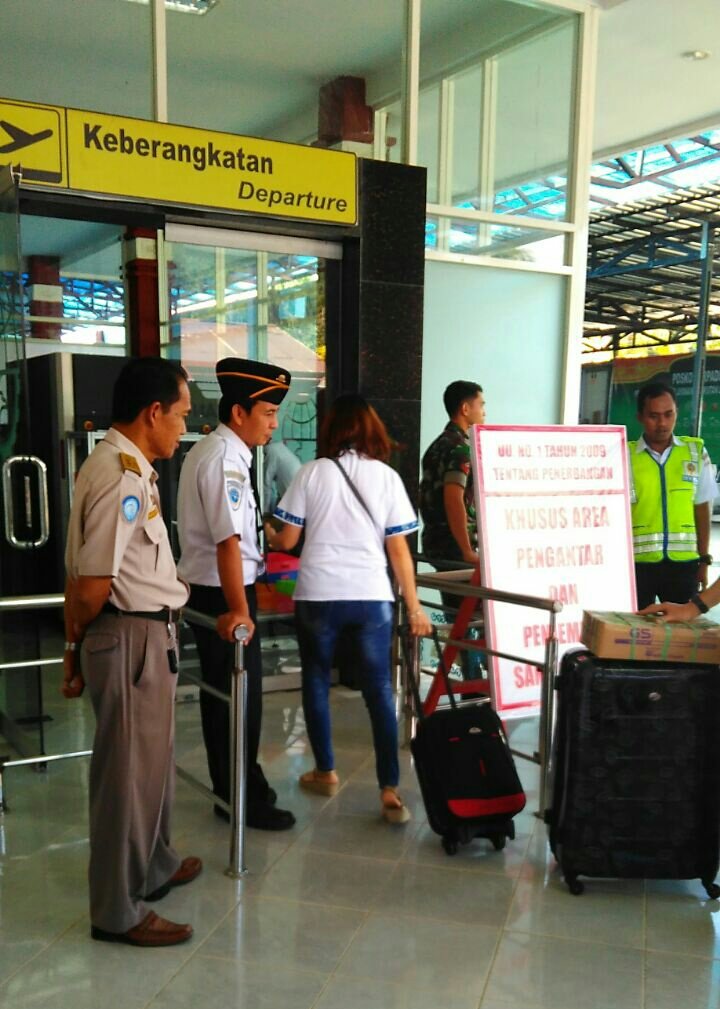 Pengawasan Lalu Lintas Media Pembawa Di Bandara Tampa Padang Mamuju 
#OneHealthKIPM
@HumasBKIPM 
<a href="/abdurrohman321/">abdurrohman32</a>