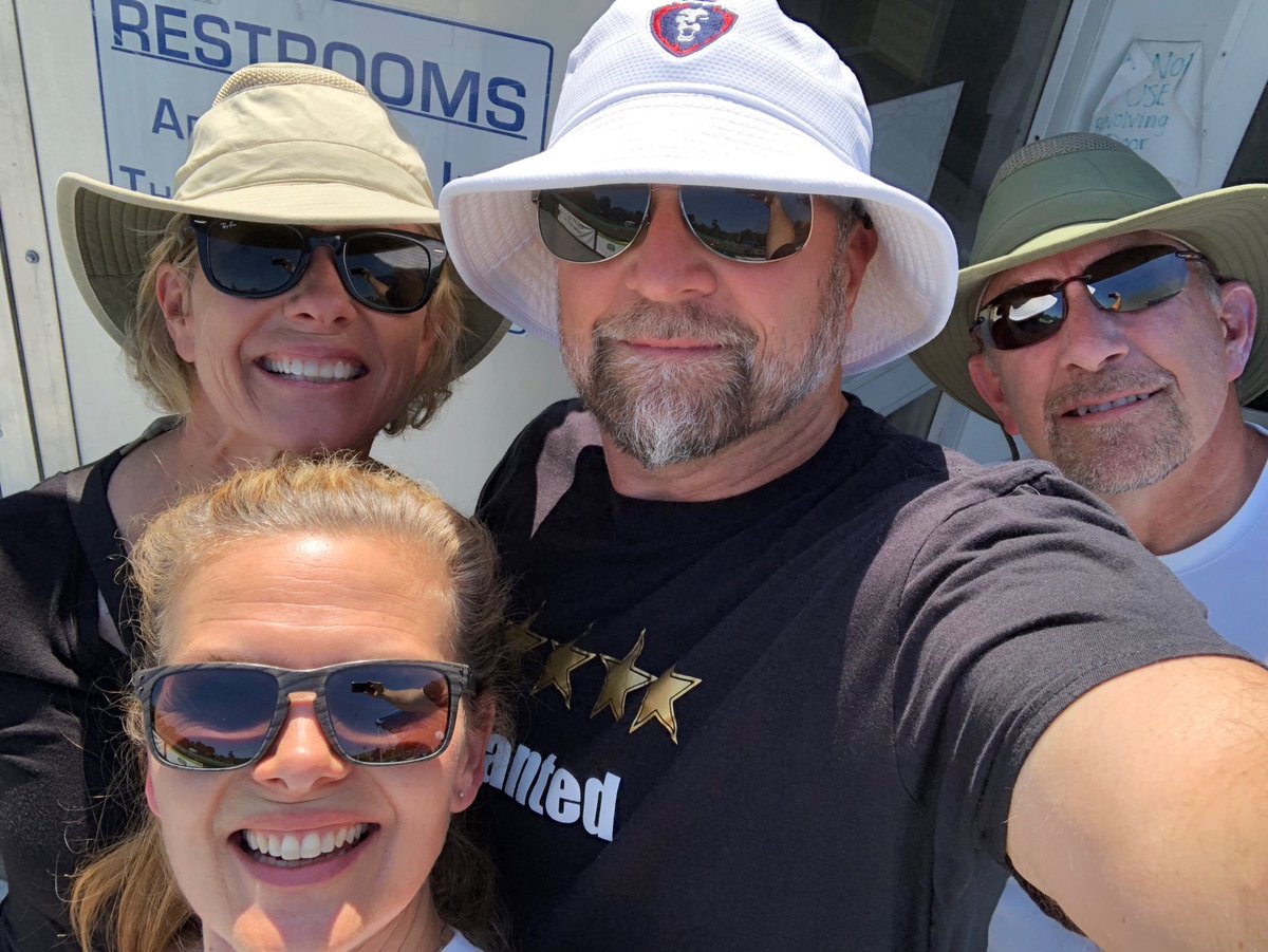 ned_luke's tweet image. #UncleSteve and #AuntLinda showed up at ⁦@BubbaLuke27⁩ game today at #DiamondNation and got to see him pitch