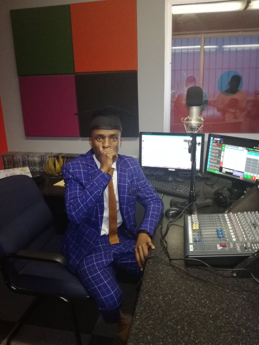 LungstarSA_'s tweet photo. Thank God I Made It To Graduation! It was never my knowing, but he's. May he help my journey in radio grow as I also grow academically. #LetsGrowTogether #RadioPresenter #RadioDUT #PartyWithRadioDUT #LanguagePractitioner https://t.co/VFQHaK8GQt