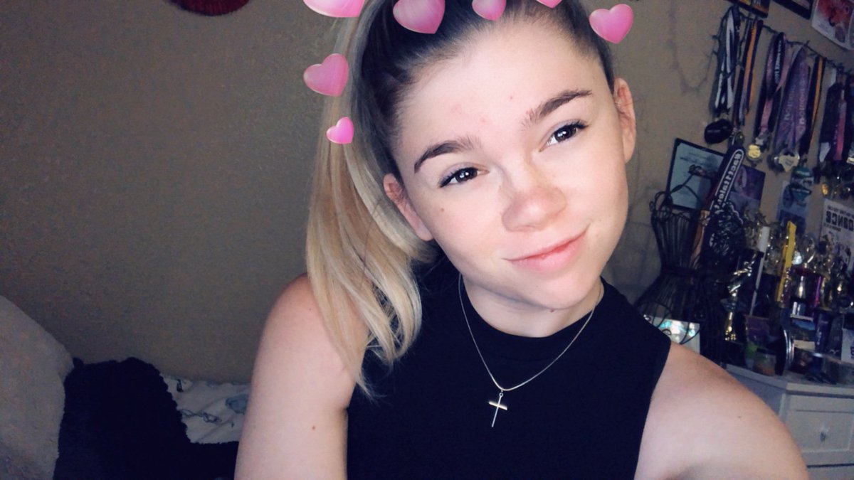 becausebecca_'s tweet photo. 💗💘 https://t.co/fuzkCKHxcf