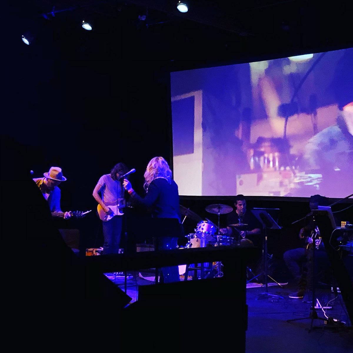 PWRockShow's tweet photo. And we’re off! 1st show in #hff18 under way! #rocknroll #buzzfeed @thebroadwaterla @theplungela #rollingstonemagazine @hollywoodfringe https://t.co/IOJNW7V8Cv