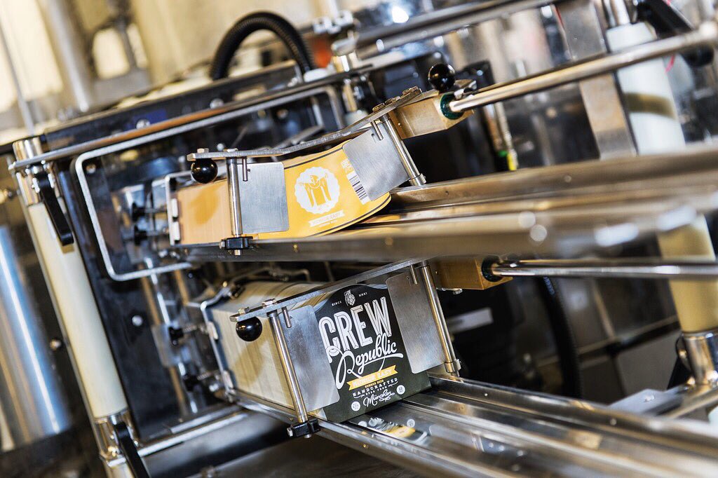 KronesAG's tweet photo. It all began with labelling technology in 1951.👵 Since then a lot of things have happened and our labelling station #Ergomatic CL is the perfect example for that.👏 🎊 #GermanBlingBling #Krones #KronesAG https://t.co/DA4g7vkDbS