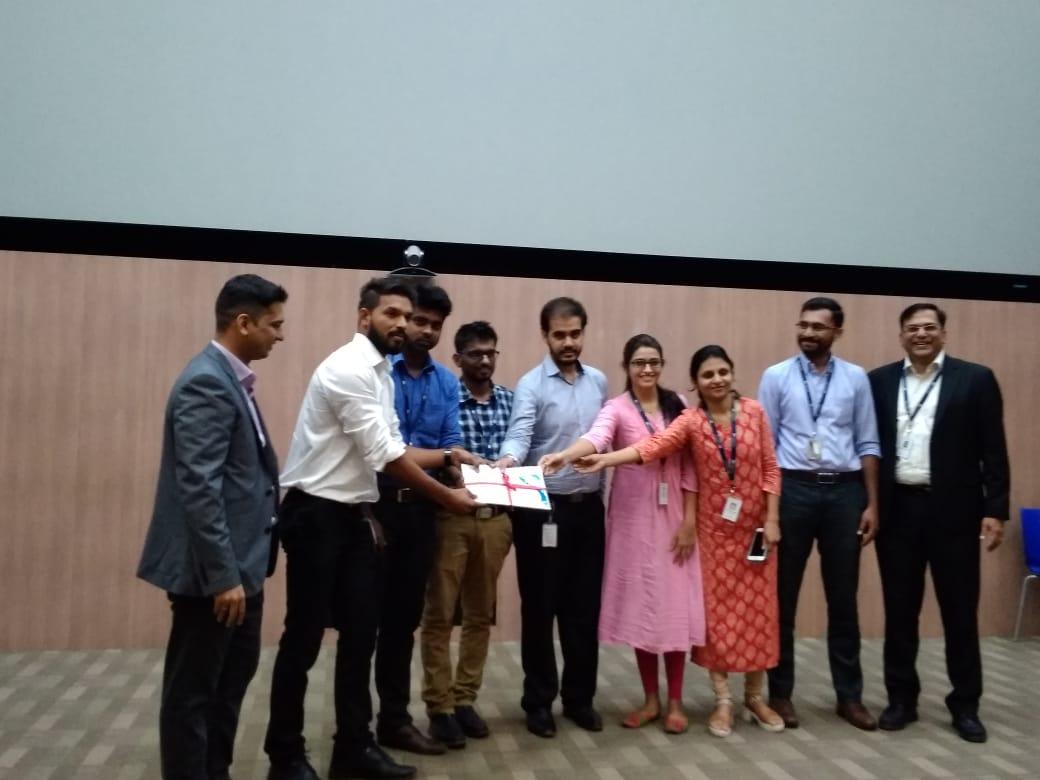 CapgeminiIndia's tweet photo. Winners of Hackathon 2018 being awarded by Saiprasad Jammulapati, SVP, YES Bank and  Manish Mehta, VP, Capgemini Financial Services #TechFiesta2018 https://t.co/5ctUnuUM1c