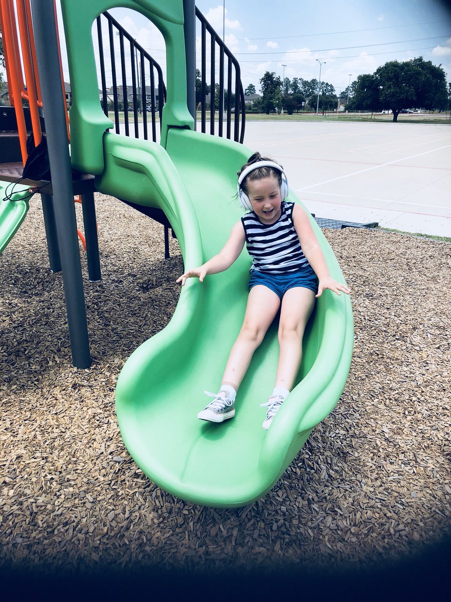 vholmgreen1's tweet photo. Thank you Klein Cain for letting Zoey and I play on your playground!! https://t.co/75mgSaKJAA