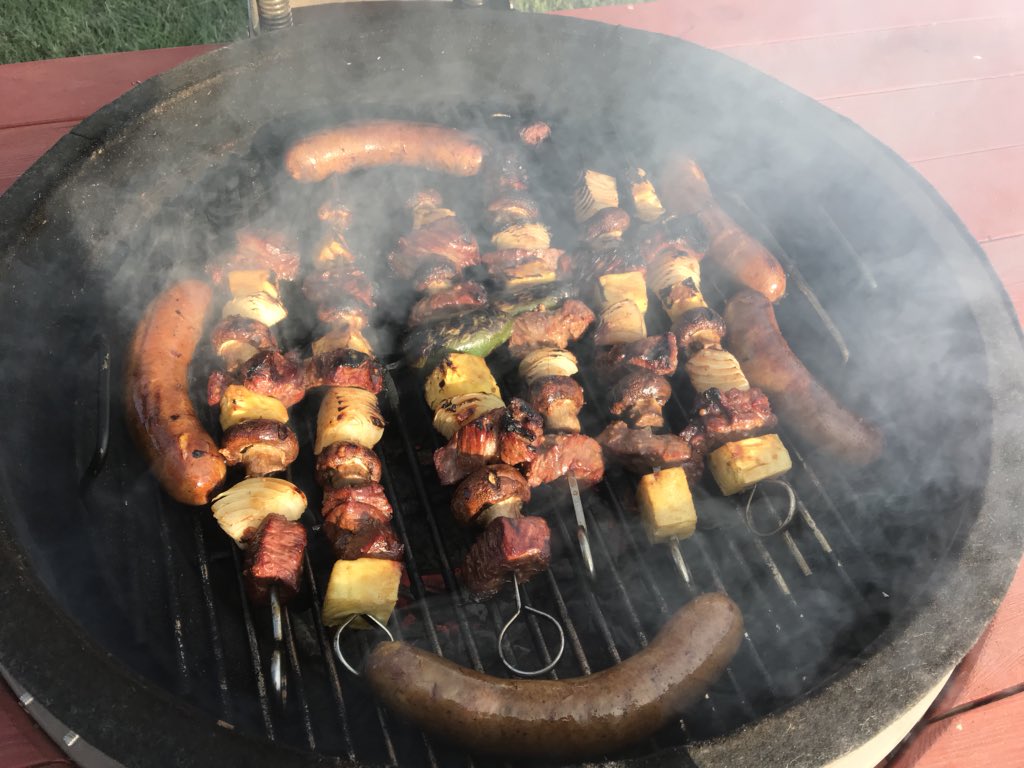 slonaker's tweet photo. Now THAT’s a full grill!! 😁 Can you tell which ones are mine?? @VisionGrills #Kamado #Grilling #TxBeef https://t.co/BfSMnAO29w