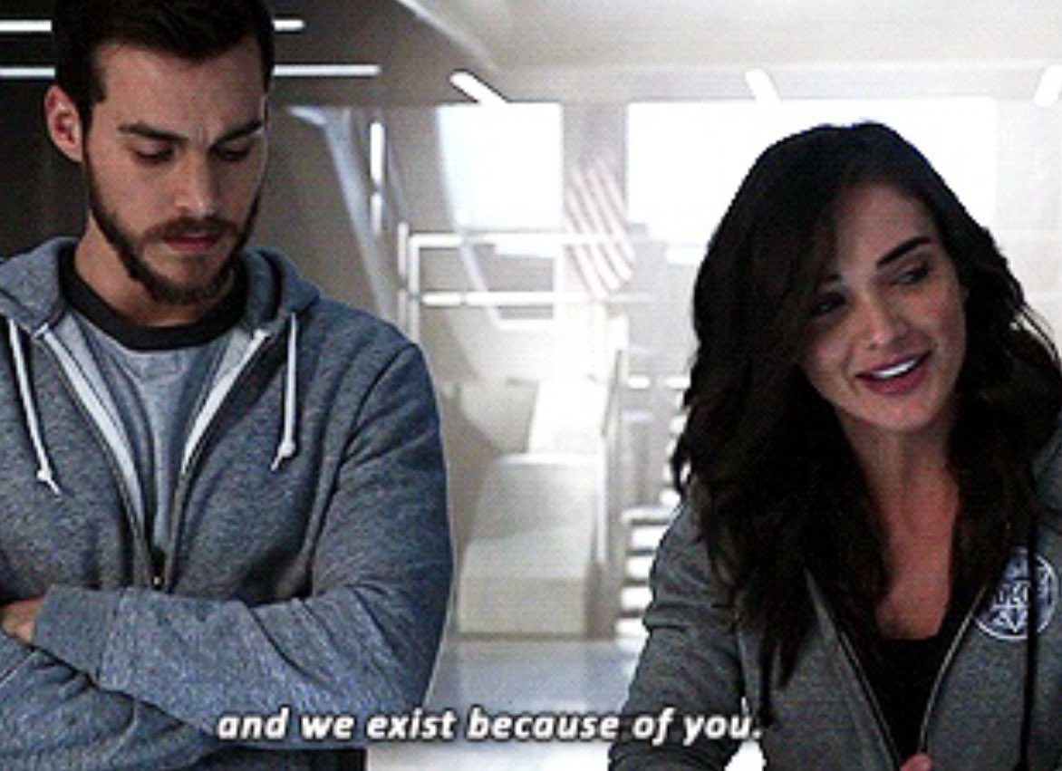shipperofstuff's tweet photo. The worst part the supergirl cheating storyline is that Imra idolized Kara

Imagine seeing your husband cheat on you with your childhood hero
This spits on Imra &amp; it's a horrible example for young girls

This whole thing is just sick &amp; horrible https://t.co/qvCCW9mCTT
