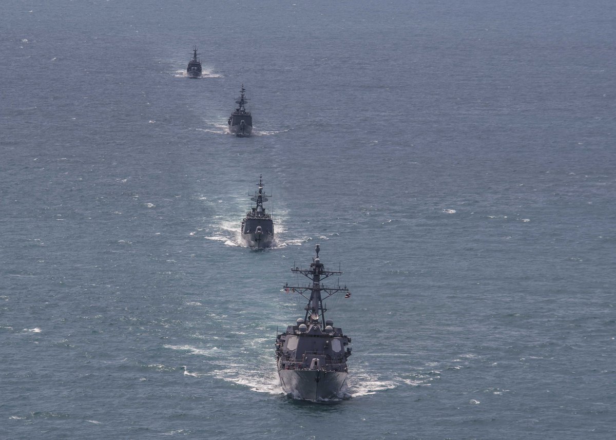 #USSMustin (DDG 89) sails with #RoyalThaiNavy ships HTMS Naresuan (FFG 421), HTMS Taksin (FFG 422) and HTMS Bangpakong (FFG 456) during  exercise Cooperation Afloat Readiness and Training Thailand 2018.