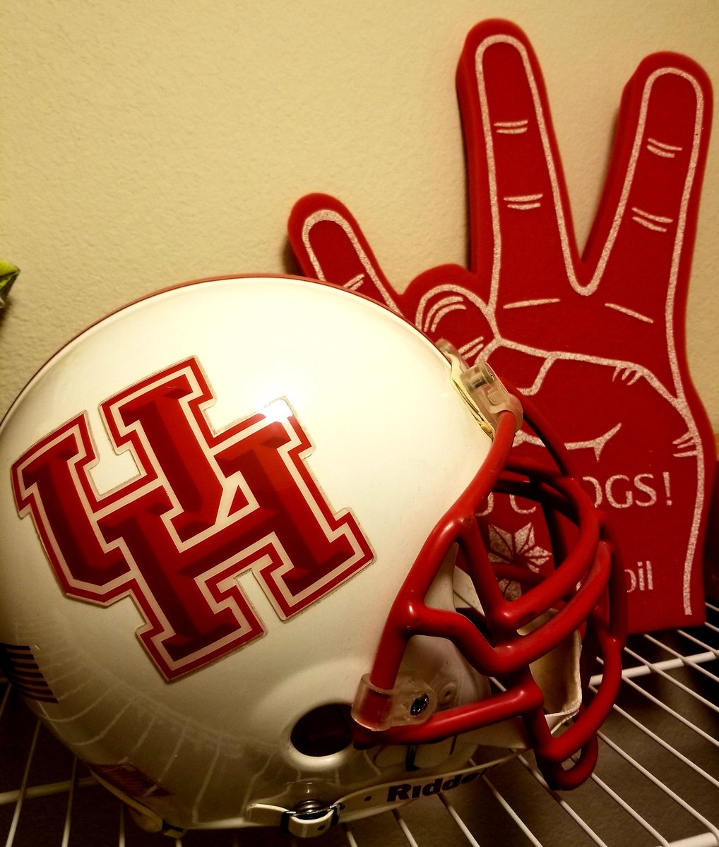 UH is ready to turn the world upside down! Ed & Co. have some scores to settle. Coach Briles gonna light up that scoreboard!#GOCOOGS#youbetterasksomebody