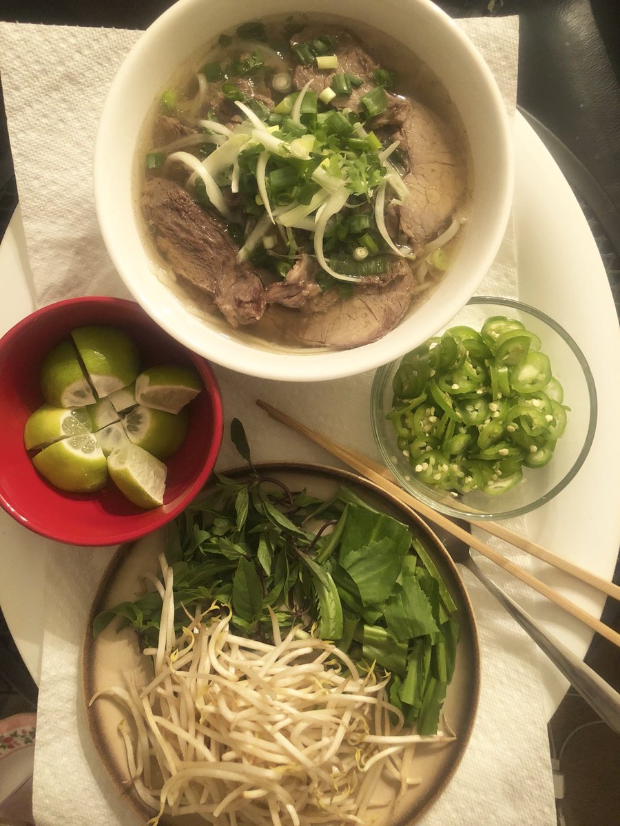 🍲 If you haven’t had one of these Phở-bulous bowls homemade by Mom, you haven’t truly lived. Grateful for a mother who loves to cook and has given me such an appetite! 🙌🏽

#vietnamese #pho #homemadedinner