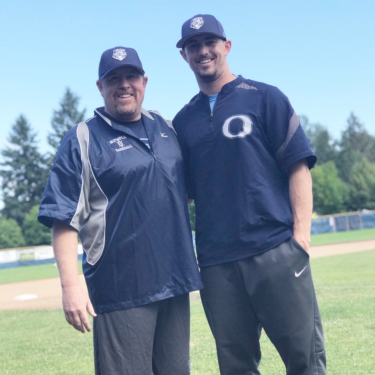 CaseyThorpe22's tweet photo. Happy Fathers Day to the GOAT @cejthorpe ! Love you dad! #BenchCoach https://t.co/pMHWecxV6A