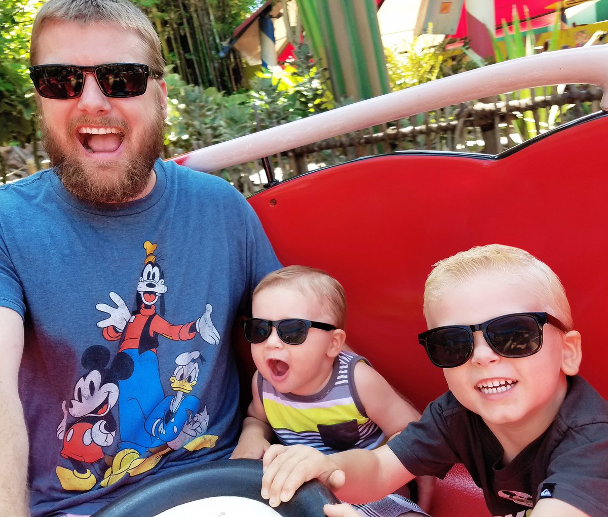 Rad_Disney_'s tweet photo. Happy Father's Day!!

@DisneylandToday
@DisneylandAP
#Disneyland #HappyFathersDay #FathersDay2018 #FathersDay #DisneyFamily #DisneyKids #BugsLand #ABugsLand #BugsLife #ABugsLife #CaliforniaAdventure #CaliforniaAdventures #DisneyDetails #DisneylandDetails #DisneyAddict #WaltDisney https://t.co/jawlJWdVyu