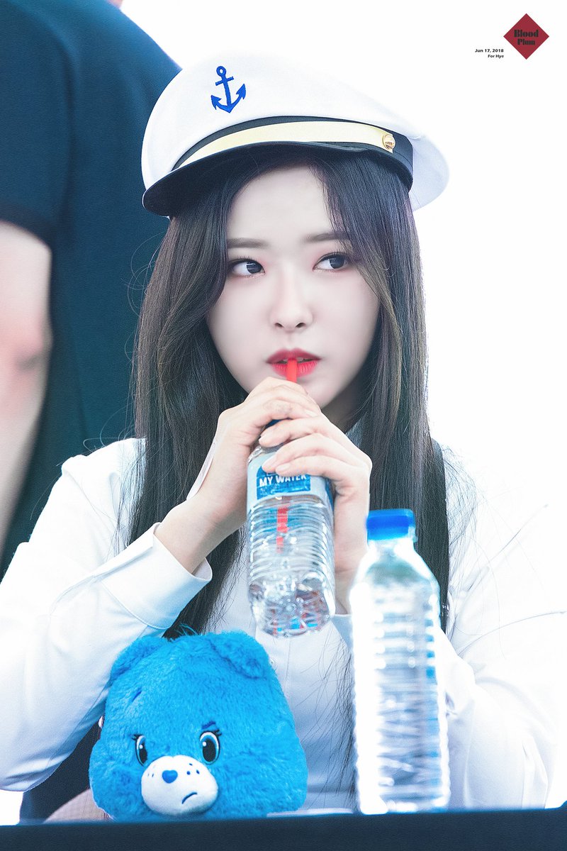 011113_hye's tweet photo. 180617 고양 스타필드 팬싸인회
#LOONA #이달의소녀 #OliviaHye #올리비아혜 

HQ:
https://t.co/7VL3YFKJSU
https://t.co/2qKqYxjCSi
https://t.co/vfwzwwiB0Z
https://t.co/x2YIglbCd3 https://t.co/WH0kcFWig3
