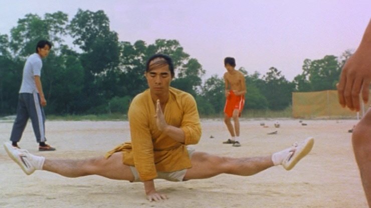 월드컵이 시작되었습니다. 오늘 밤에는 드디어 한국 첫 경기가! 그래서 축구 관련 영화들을 생각해보려니 은근 생각이 잘 안나는 겁니다. #소림축구...