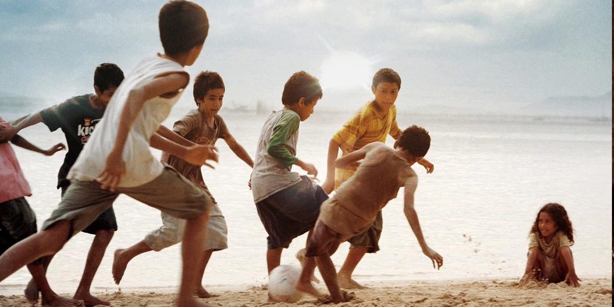 월드컵이 시작되었습니다. 오늘 밤에는 드디어 한국 첫 경기가! 그래서 축구 관련 영화들을 생각해보려니 은근 생각이 잘 안나는 겁니다. #소림축구...