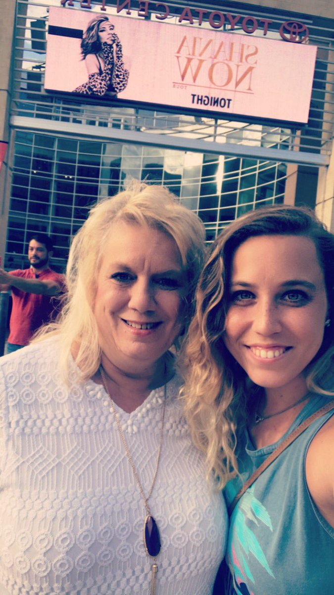 ljayyye10's tweet photo. @ShaniaTwain rocked the hell out of that show! Since I was 4 years old it has been a dream to see her in concert. Totally worth the wait😍❤️❤️ #latepost https://t.co/jFEajG3sLM