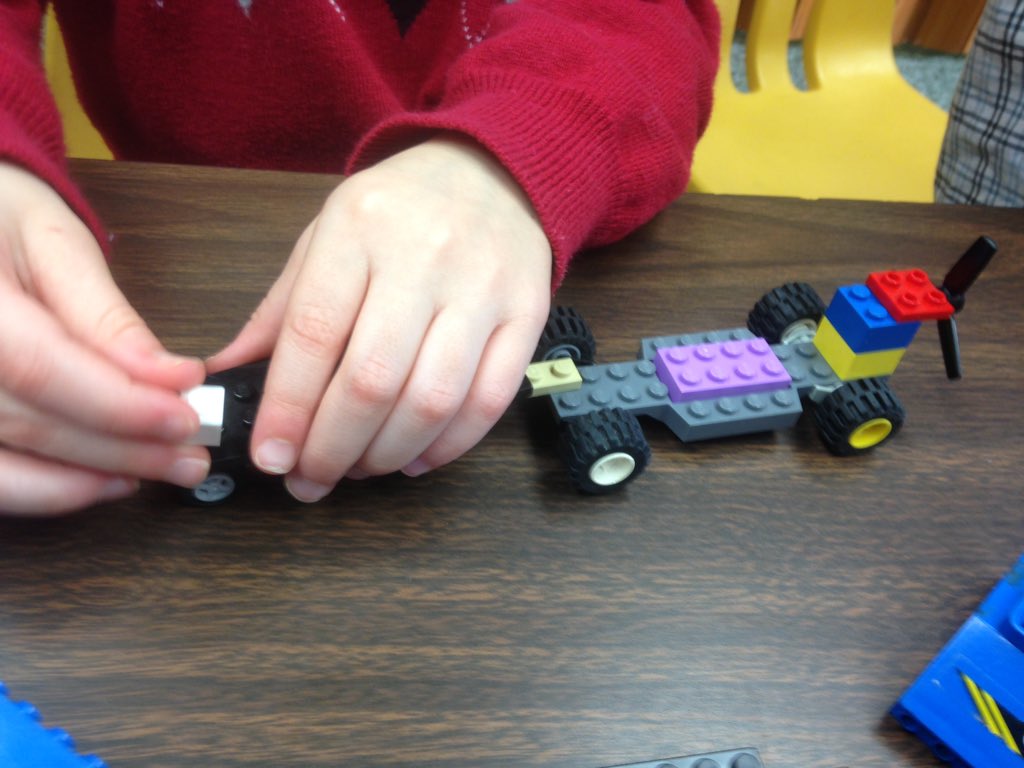 dailystem's tweet photo. It's so important for parents to stop what they're doing &amp; spend quality time with their kids.  That'll do more for a kid than anything we do in a classroom. https://t.co/JDhkhKMx5G