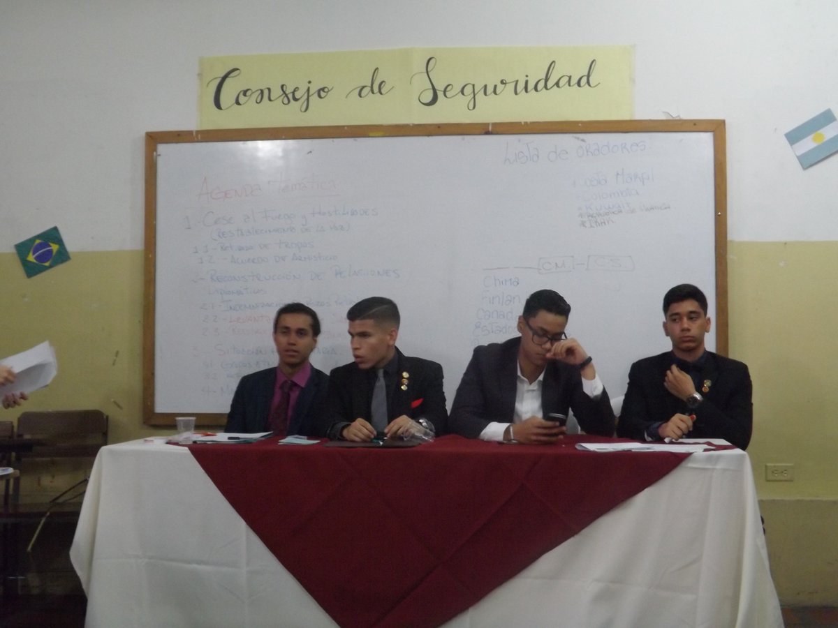 ERsmun's tweet photo. Hablando un poco de consejo de seguridad.. Francia y Costa de Marfil trasladaron tropas militares hacia el territorio de Kuwait esperando obtener alguna respuesta, pero lo único que consiguieron fue que la mayoría de los estados presentes quisieran que las tropas fueran retiradas https://t.co/d7UJfsXoWG