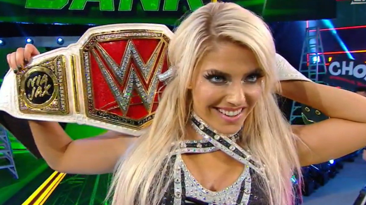 adampacitti's tweet photo. I am so fucking into that cash in. #MITB https://t.co/M6b7qqs4qa