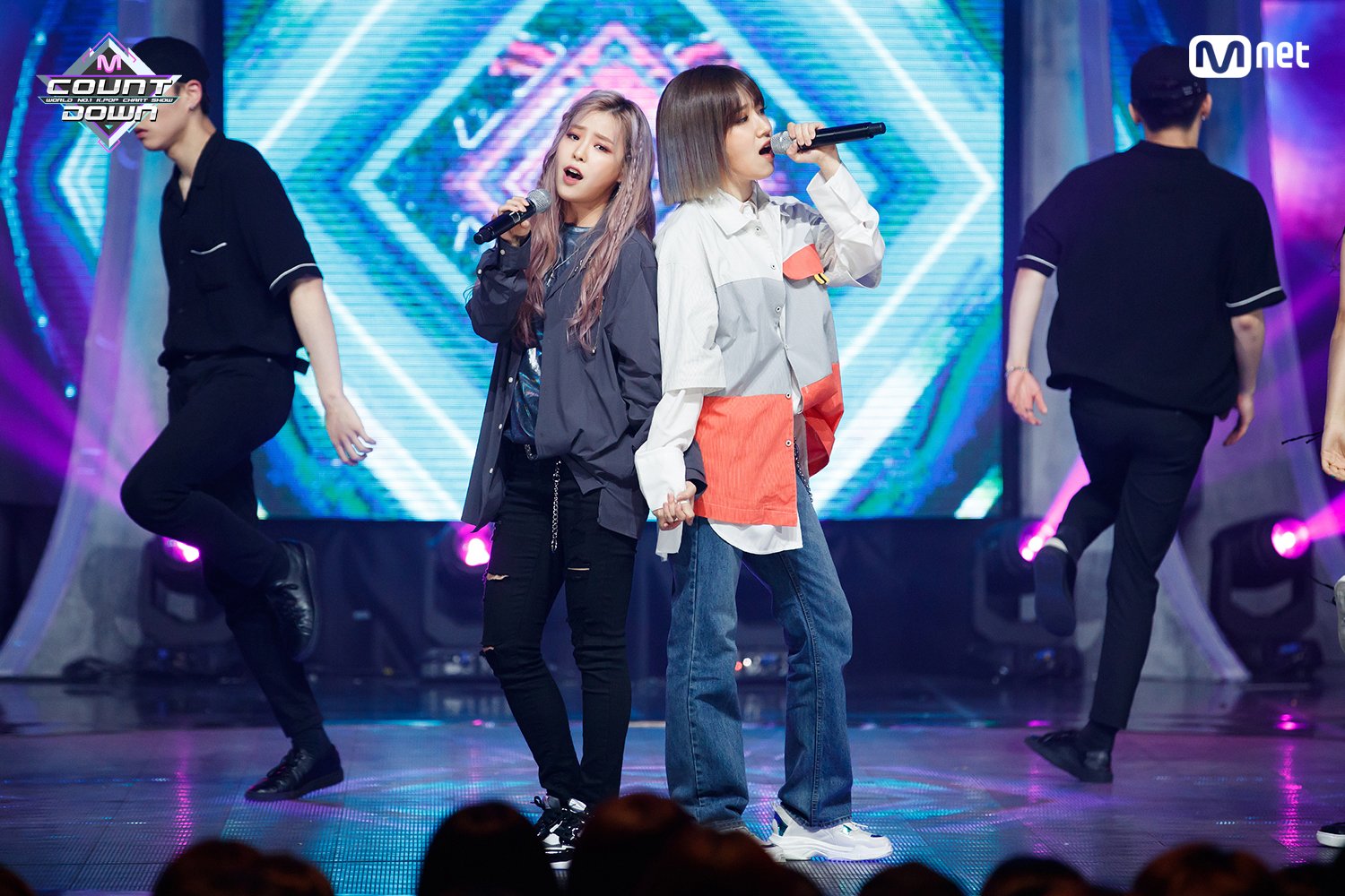 Df8QmKNUEAEOR4_.jpg:orig