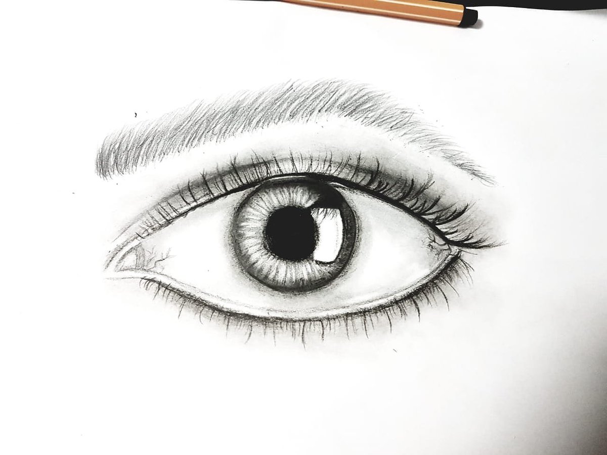 le0crf's tweet photo. galera, tô aqui pra divulgar o trabalho da minha irmãnzinha de 11 anos, ela faz verdadeiras obras primas pra pouca idade e vem trabalhando muito pra crescer no ramo, a última obra dela foi esse olho MARAVILHOSO 

RT https://t.co/6qd7VwuvdL