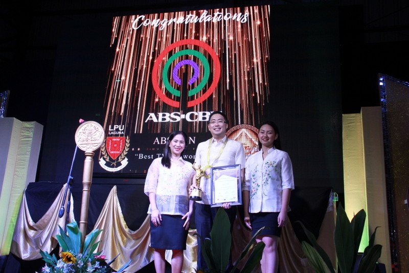 lopezlinkph's tweet photo. ABS-CBN named Best TV Station by Lyceum Batangas https://t.co/OAMdJ7vp7J 

#ABSCBN #BestTVStation #Kapamilya #LyceumBatangas #award https://t.co/kwmiEUpLE7