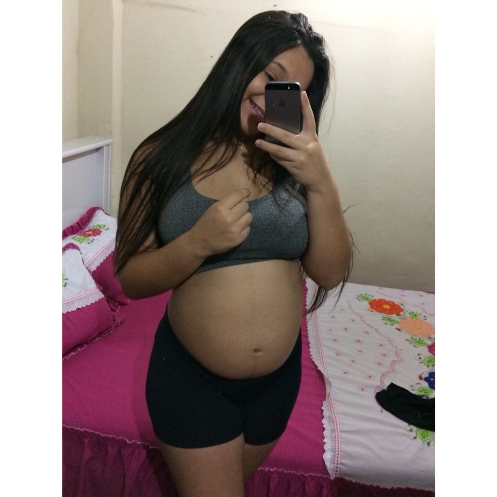 carolobodias's tweet photo. Você sim me ensinou oque é amor de verdade, pois se estou de pé a cada dia que passa é graças a você minha princesa! #SeteMeses #TaChegando 🤰🏻💞😍 https://t.co/FYg1RvNXay