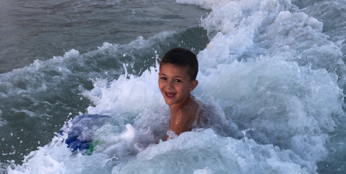 grace___frank's tweet photo. Seeing his face when he saw the ocean for the first time made my heart so happy 💕 https://t.co/fzyZXRiK6T