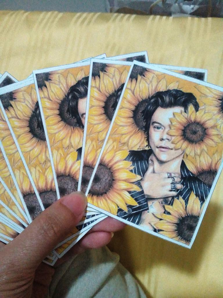 bananakidart's tweet image. Yo! Dami pa palang extra. Nung May 1 pa to :(