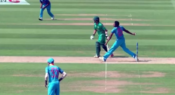 Mukaram_Says's tweet image. That day when we won the #ChampionTrophyFinal 2k17 against India.
Dear Indians say happy "Father's day" to Pakistanis.😊