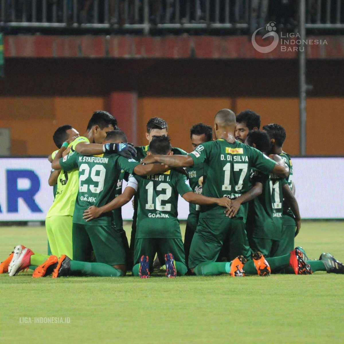 Selamat ulang tahun yang ke-91 PERSEBAYA. Salam satu nyali! Wani! 💚🦈🐊 

#PSBY
#GoJekLiga1
#Liga1KitaSatu