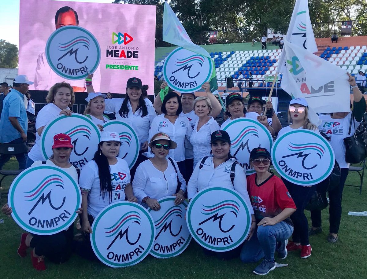 MonicaLopezH1's tweet photo. El priísmo #Sinaloense estamos #Comprometid@s con la victoria de @JoseAMeadeK.
Hoy con mucho #Entusiasmo y #Emoción recibimos a nuestro candidato a la Presidencia de la República en #Guasave.
#VamosAGanar #MeadePresidente #5de5
#MujeresConMeadePorMéxico https://t.co/3zYUVKRmn5