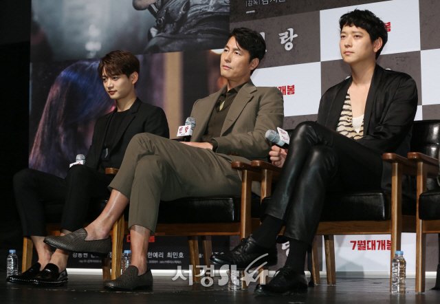 inch_by_1NCH's tweet photo. 굴러가던 돌주먹밥도 훈남인 시대 정식미남들만 보고 웰빙하세여 여러분 https://t.co/ZoBWiZ5KLQ