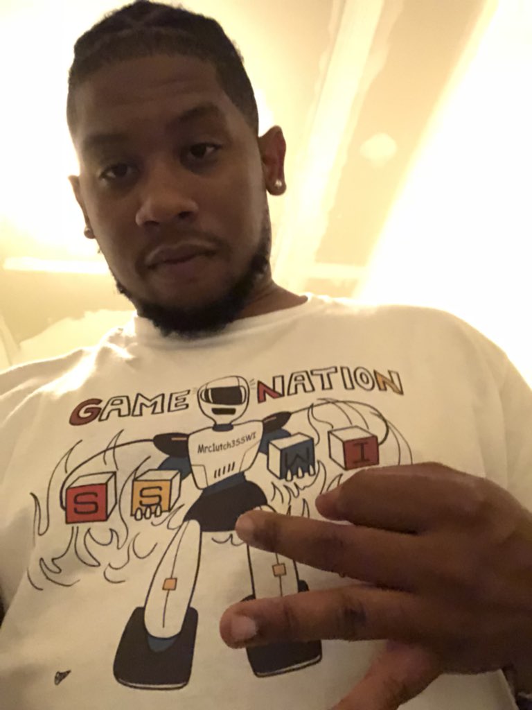 Mrc1utch3SSWI's tweet photo. Huge Shoutout to @SSWIGameNation for the LIT🔥 SSWI Shirt.. Appreciate the love🎮💪🏾🙏🏾

#SSWIGAMENATION 
#NEVERSTOPGAMING https://t.co/89kak5yv8W