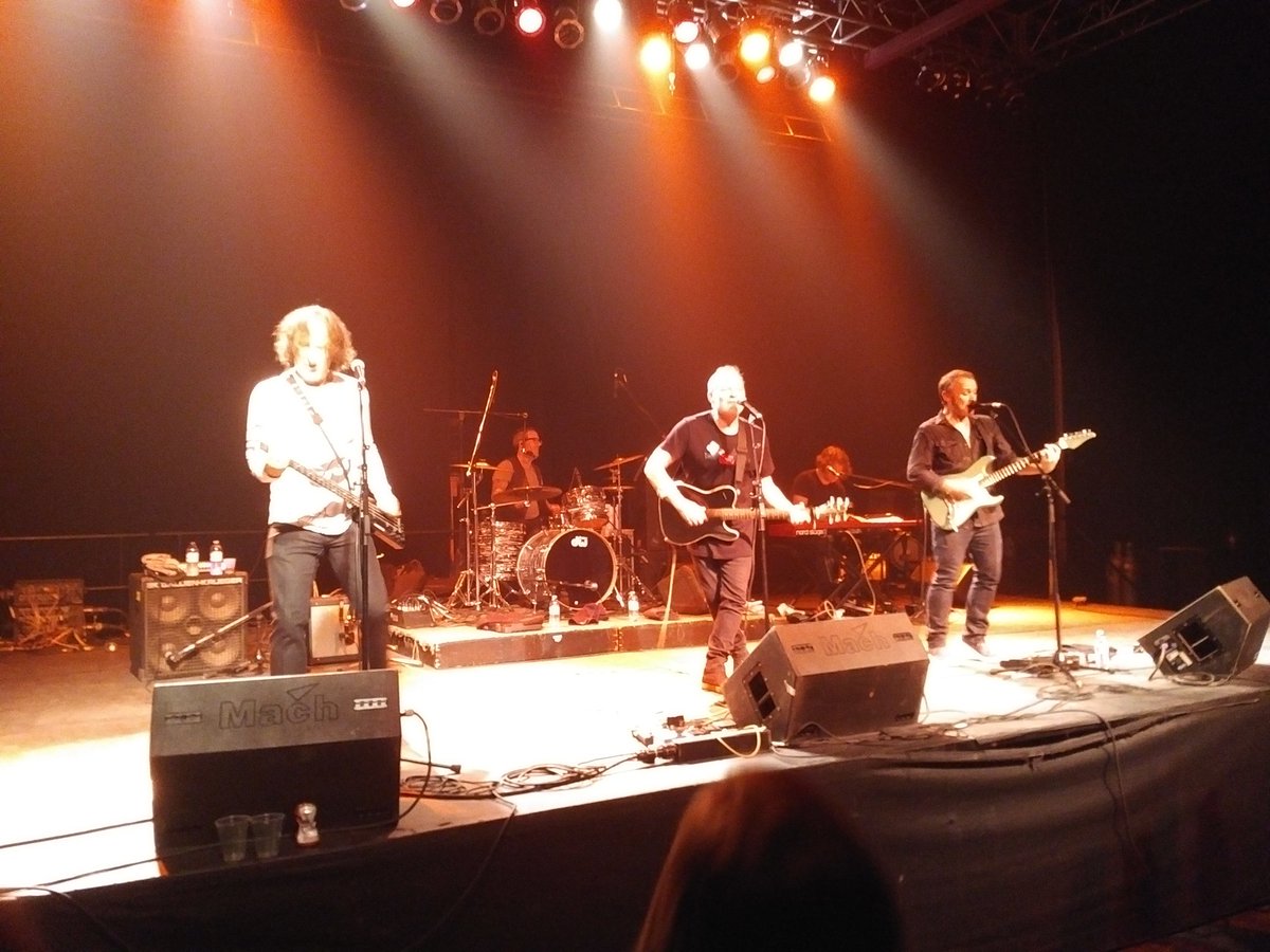 stuolmstead's tweet photo. Thank you #WangChung and #CuttingCrew for stopping by #Winnipeg tonight.
Great show!!
Please come to #RFM #RockinthefieldsofMinnedosa sometime in the future!! https://t.co/4sYAaHyGzG