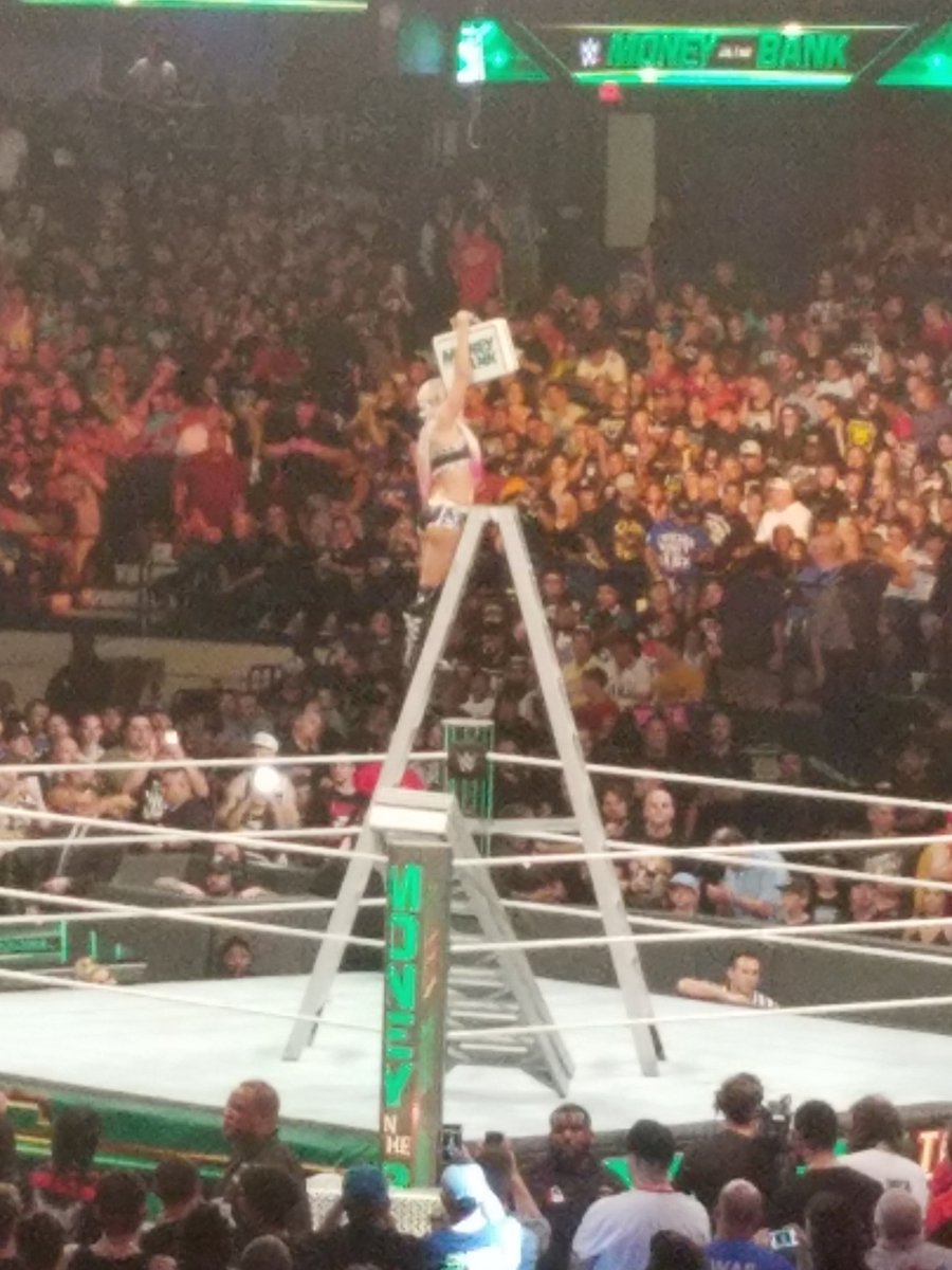 jerica_ogden's tweet photo. @AlexaBliss_WWE she won #MITB and cashed in and got the title in the same night!! I knew she could do it so happy i got to see this in person. Shes the best :) https://t.co/c1vWHU2FP1