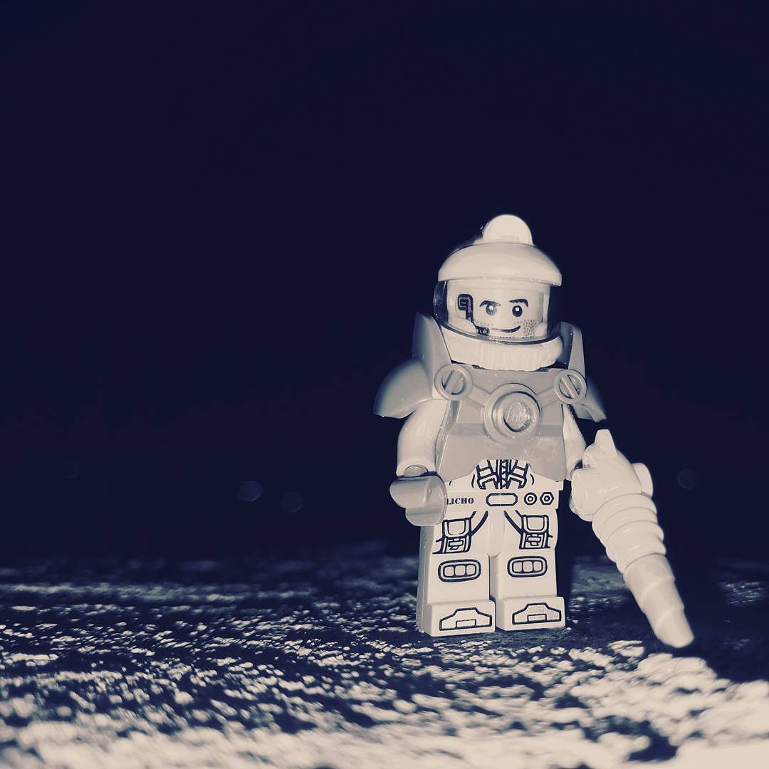 DrillNoble's tweet photo. Drilling on the darkside of the moon #metalmining  #goldmines #metalmines #metal #goldenretriever #sustainability #gold #goldfield #ferrousmetals #ferrous #drillers #drill #miners #minifigure #darksideofmoon https://t.co/HTlUW34hmA