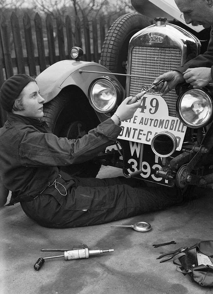 Silodrome's tweet photo. Kitty Brunell works on a Singer Junior 848 cc at the Monte Carlo Rally, January 1928.
#kittybrunell #singer #singercar #mechanic #racing #racecar #wrenching #women https://t.co/k8JmvIH0yc