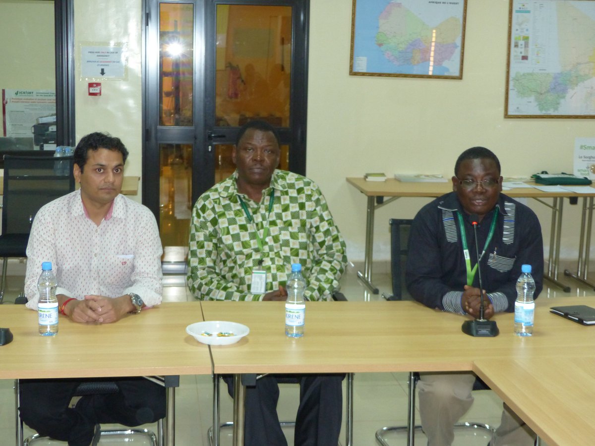 ICRISAT_HOPE's tweet photo. Opening at ICRISAT-Bamako of training workshop on BMS and data archiving organized by the @tropicallegumes (TL III) and @ICRISAT_HOPE (HOPE II). #BMSTraining #HOPEII #TLIII #ICRISATWCA @ICRISAT #Mali https://t.co/6nNGuEt3tv