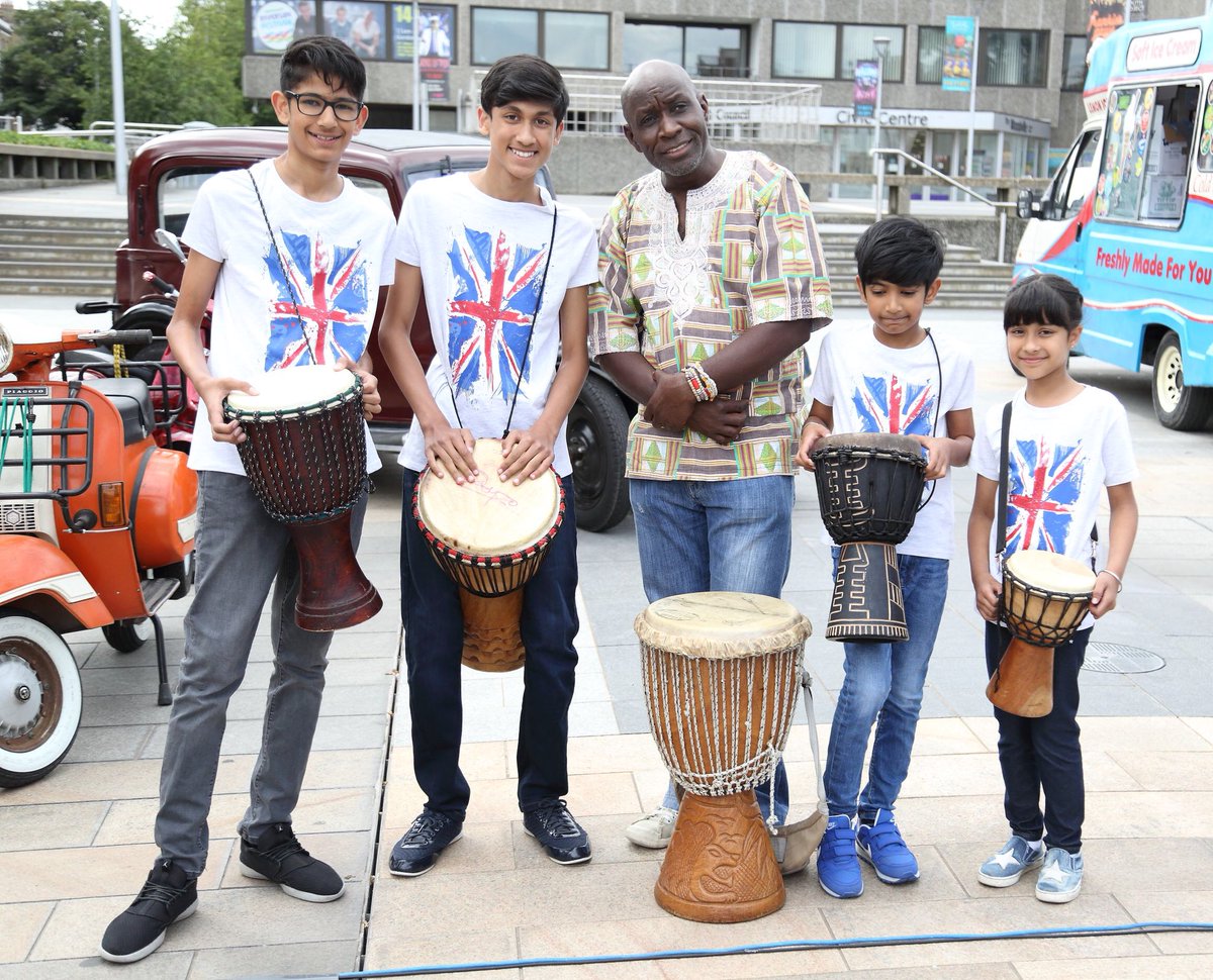 cohesionplus's tweet photo. We were delighted to get @hedleyswain @LordLieutKent DL Dr Vasu @luMoyo to present young people with @ArtsAward certificates at our #FusionFestival in @GravesendTCM as part of our @youthmusic #CommunityBeats project #ACEsupported #cohesionarts https://t.co/9bZcdtAZux