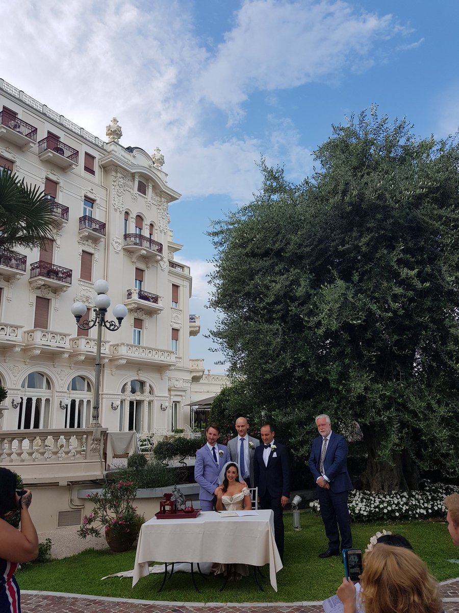 ChrysColumbine's tweet photo. #congratulations #auguri to my #burlesque #partnerincrime &amp; #souldsister @JoliePapillonUk &amp; her awesome husband Tom Farmer on their beautiful #wedding in Rimini. One of life's greatest joys - union of 2 beautiful souls 💙💎 https://t.co/zLoRBGVFzO
