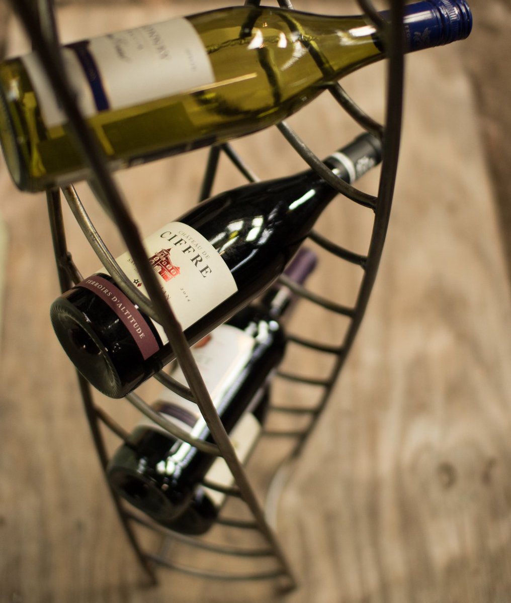 OHolmanDesign's tweet photo. Close up shot of Helix Wine Rack, showing off the twisty organic design. 
DNA strand inspired. DM if your interested.
.
#ollieholman #winerack #winelovers #contemporarydesign #interior #interiordesigner #artisan  #interior4all #winery #innovative #designlife #artisanborn https://t.co/Zxu72N1xro
