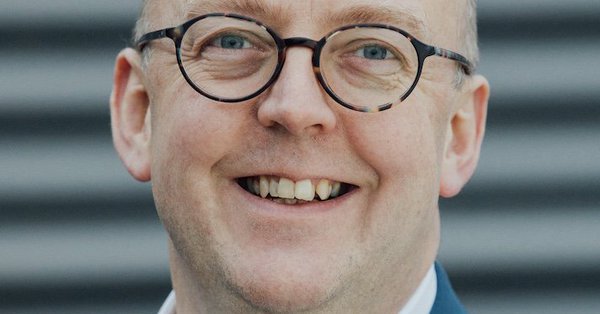 leadershipjsy's tweet photo. Not long untill @MattBirdSpeaker talks @leadershipjsy at the Pomme D'Or @SeymourHotels on July 2nd. Standard tickets are £22 &amp; we have a few available for registered charities &amp; students at just £15. #bethesparkbeinspired please spread the word!  Ticket > https://t.co/I7jrlkESYN https://t.co/1gMUhaMyAH