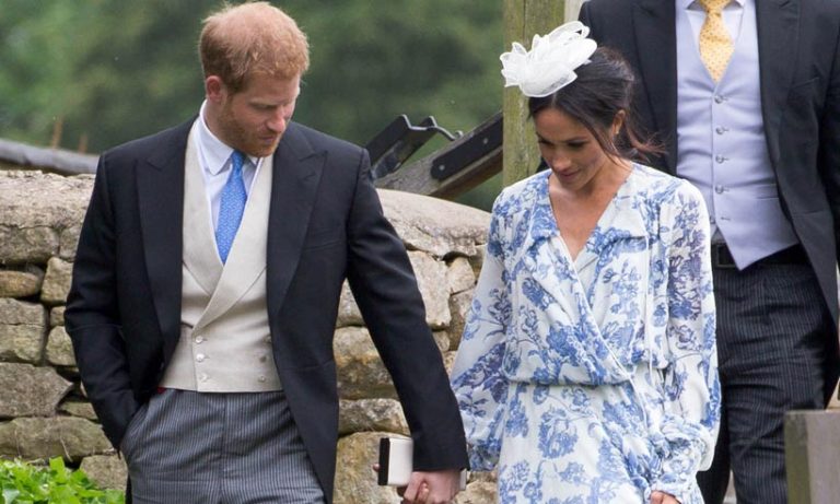 AltfelMD's tweet photo. (video) Momentul în care Prințul Harry a salvat-o pe Meghan de la o căzătură - https://t.co/pT43QY0fao https://t.co/PXDhpybM7E
