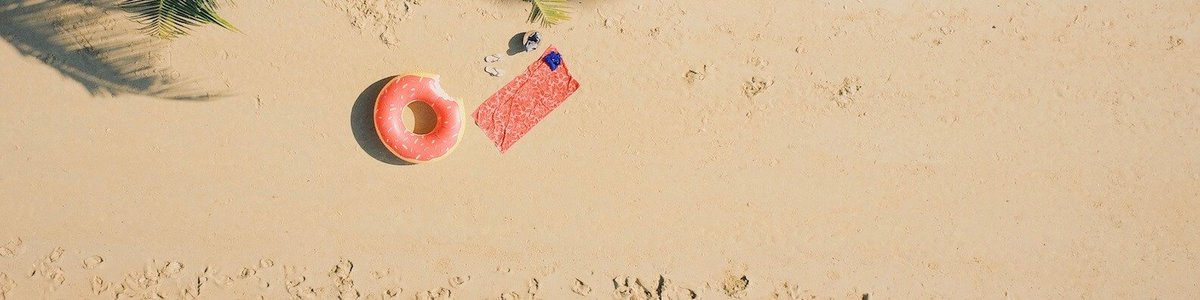 linkedinbg's tweet photo. Beach Set on https://t.co/anaxVgk6eX #linkedin #linkedinbackground #backgrounds #profile https://t.co/hKveRX8HpY