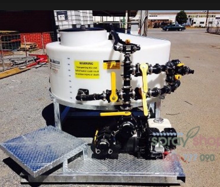 andrewefridgway's tweet photo. #asktwitter #batchingsystems for boomspray filling. Pros/cons/different models? Looking mostly for powder fill easier ie trace elements, simazine, mancozeb etc. any thoughts or ideas appreciated @funky_farmer @simon_finlayson @ryan_milgate @BigRoo_ @jimandlara @cropmad @BenHobley https://t.co/JpzTiHqO7E